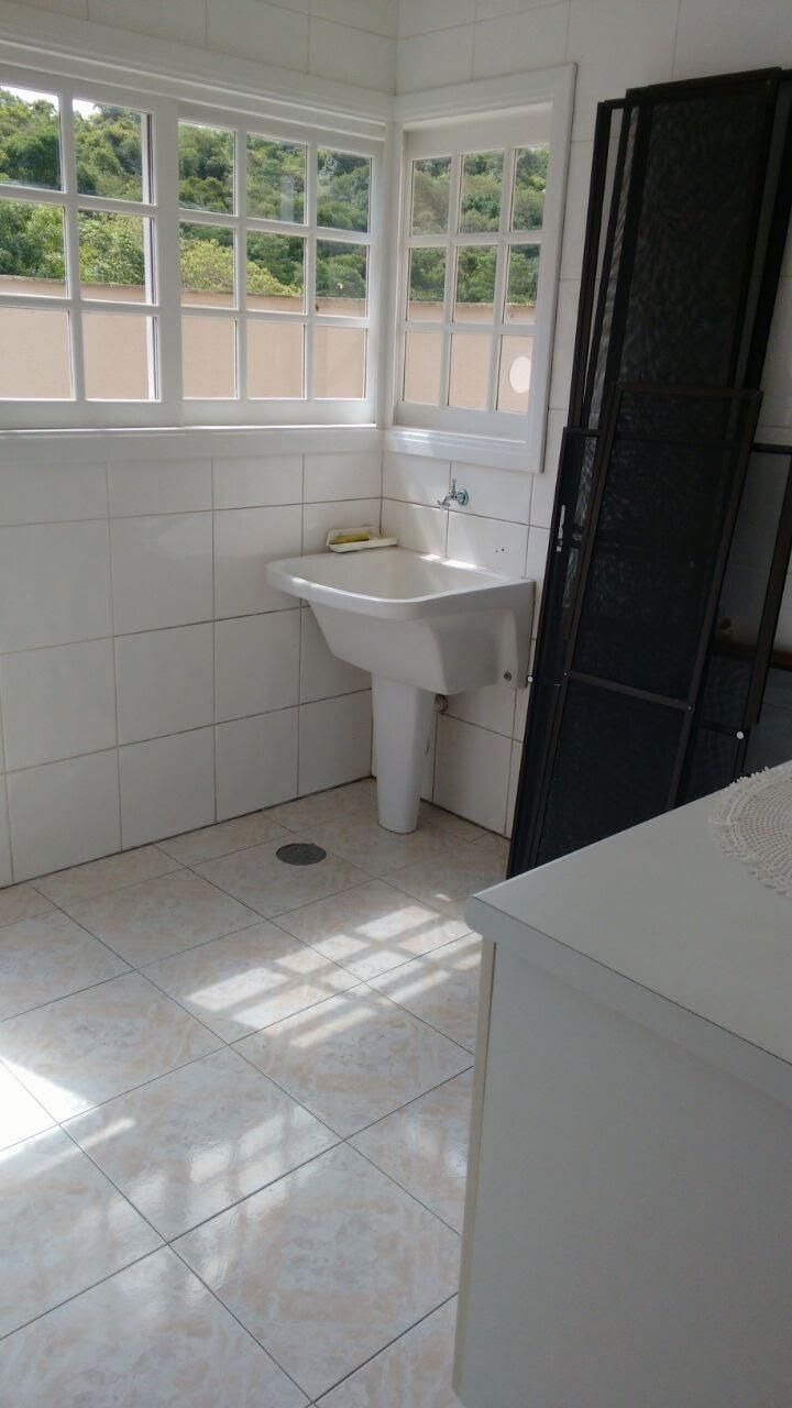 Casa Estilo Moderno Condomínio Arujá Hills I e II — foto 20