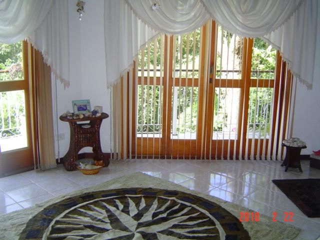 Belíssima Casa Assobradada no cond. Hills I — foto 11